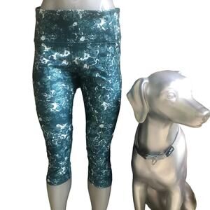 Under Armour Compression Green Patterned Cropped Mesh Leggings Women's Size L